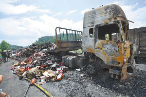 沪昆高速特大交通事故已确认43人遇难